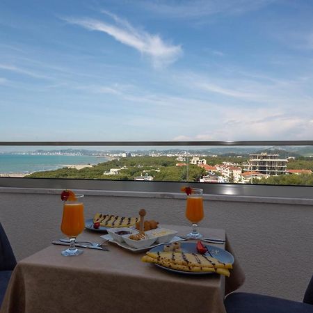 Merar Hotel Golem  Bagian luar foto
