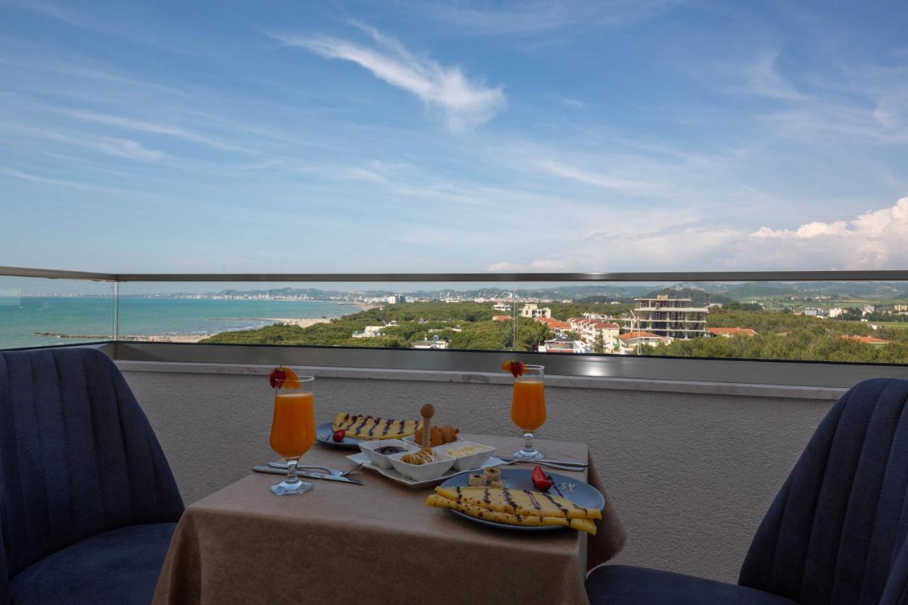 Merar Hotel Golem  Bagian luar foto