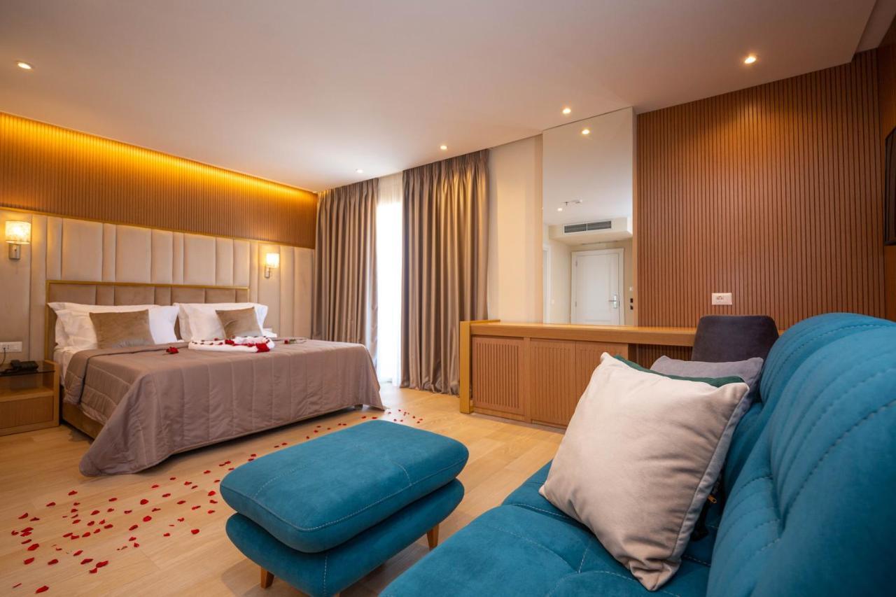 Merar Hotel Golem  Bagian luar foto