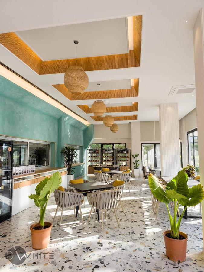Merar Hotel Golem  Bagian luar foto